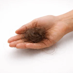 Cabelo Caindo só de passar a mão